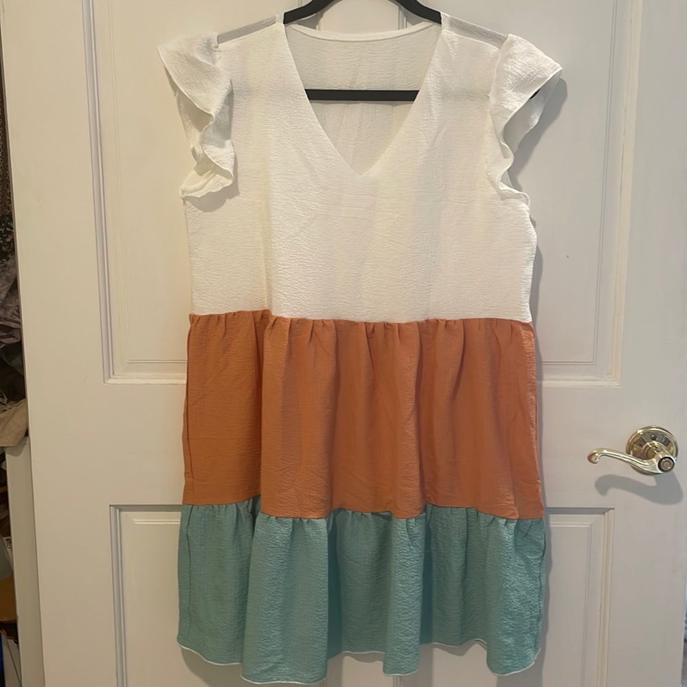 Color Block Butterly Sleeve Ruffle Dress